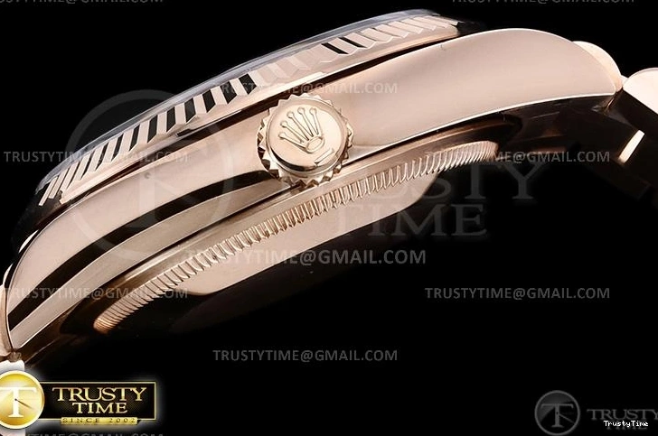0714 RDD0219H – DayDate 36mm ComfortFit 694